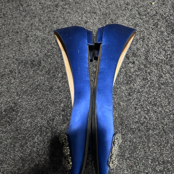 MANOLO BLAHNIK
Blue Hangisiflat Ballerina Flats - Picture 6 of 7